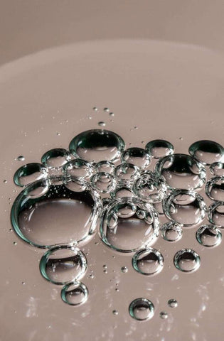 Dry Skin vs. Dehydrated Skin: How to Tell the Difference