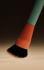 The ERLY Mixer Brush in mood lighting