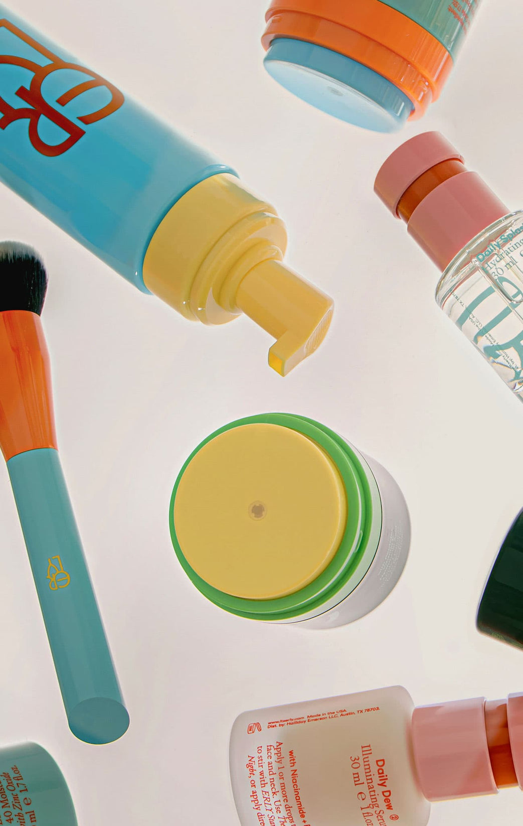 ERLY Collage of floating products 